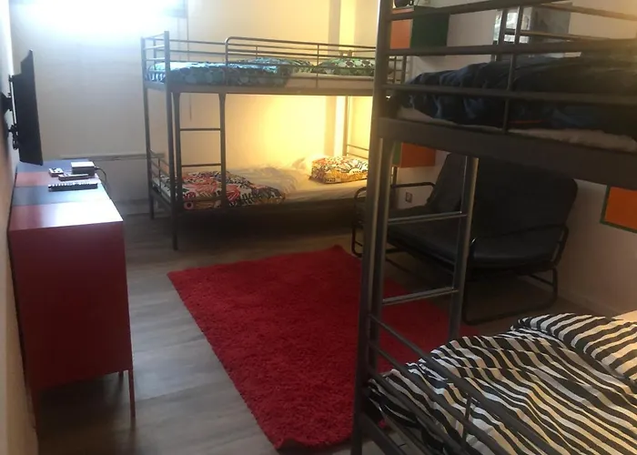 アパート The Family Industry *