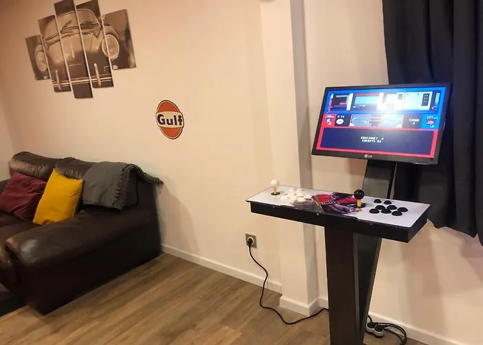 アパート The Family Industry *