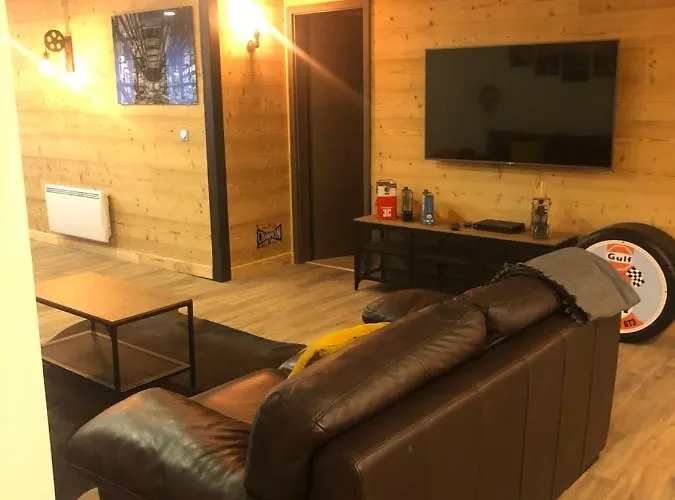 アパート The Family Industry *