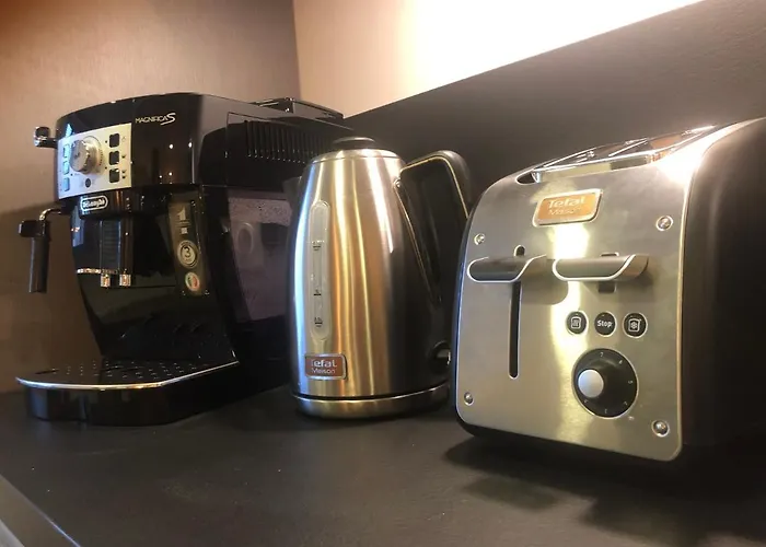 公寓 The Family Industry