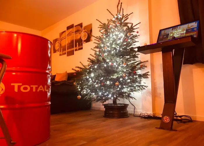 公寓 The Family Industry